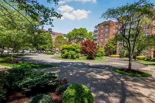 250 Garth Rd, Scarsdale, NY 10583 - Photo 21