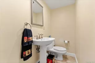 56 Middle Ln, Jericho, NY 11753 - Photo 25