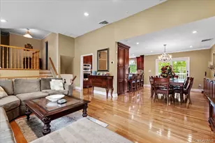 56 Middle Ln, Jericho, NY 11753 - Photo 11