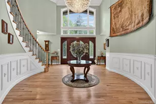 1 Springwood Path, Syosset, NY 11791 - Photo 5