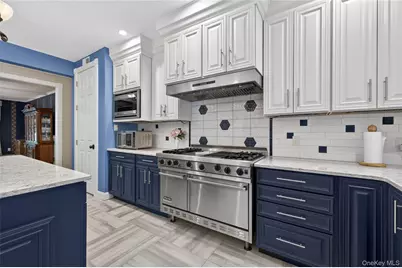 1 Springwood Path, Syosset, NY 11791 - Photo 15