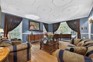 1 Springwood Path, Syosset, NY 11791 - Photo 7