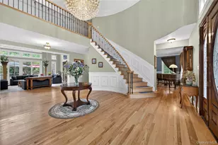 1 Springwood Path, Syosset, NY 11791 - Photo 5
