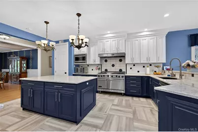 1 Springwood Path, Syosset, NY 11791 - Photo 17