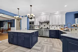 1 Springwood Path, Syosset, NY 11791 - Photo 17