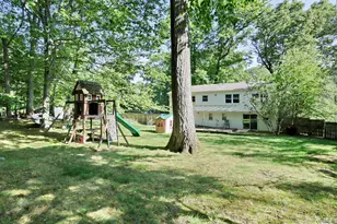 17 Twin Lakes Dr, Airmont, NY 10952 - Photo 21