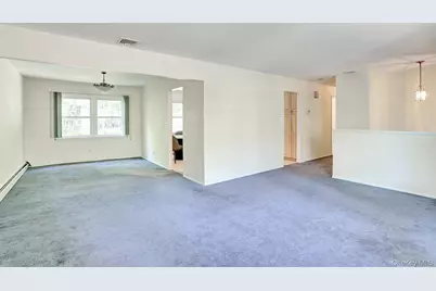 17 Twin Lakes Drive, Airmont, NY 10952 - Photo 5