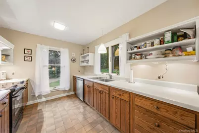 176 Route 118, Yorktown Heights, NY 10598 - Photo 11