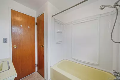 75 Barnum Street, West Babylon, NY 11704 - Photo 21