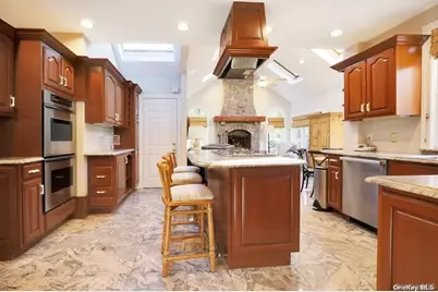 272 Chapel Road, Manhasset, NY 11030 - Photo 15