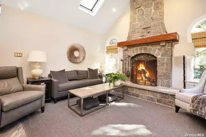 272 Chapel Road, Manhasset, NY 11030 - Photo 19