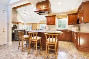 272 Chapel Rd, Manhasset, NY 11030 - Photo 17