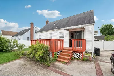 1043 Thomas Avenue, Baldwin, NY 11510 - Photo 17