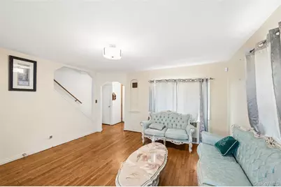 1043 Thomas Avenue, Baldwin, NY 11510 - Photo 3