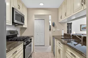 240-17 Oak Park Dr, Douglaston, NY 11362 - Photo 11