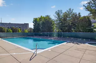 240-17 Oak Park Dr, Douglaston, NY 11362 - Photo 39