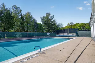 240-17 Oak Park Dr, Douglaston, NY 11362 - Photo 37