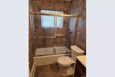 68 Summer Lane, Hicksville, NY 11801 - Photo 9