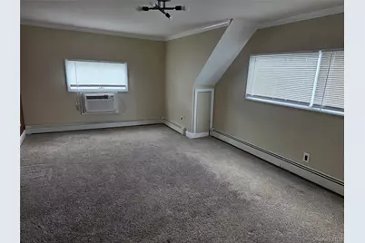 68 Summer Lane, Hicksville, NY 11801 - Photo 13