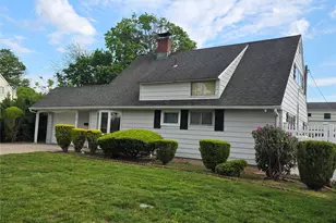 68 Summer Ln, Hicksville, NY 11801 - Photo 3
