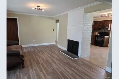 68 Summer Lane, Hicksville, NY 11801 - Photo 7