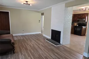 68 Summer Ln, Hicksville, NY 11801 - Photo 7