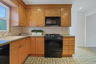 106 Alexander Ave, White Plains, NY 10606 - Photo 13