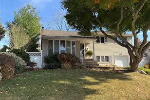 11 Syosset Cir, Syosset, NY 11791 - Photo 21