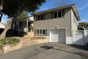 11 Syosset Cir, Syosset, NY 11791 - Photo 3