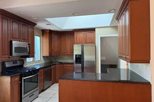 11 Syosset Cir, Syosset, NY 11791 - Photo 7