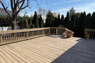 11 Syosset Cir, Syosset, NY 11791 - Photo 9