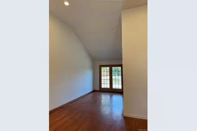 11 Syosset Circle, Syosset, NY 11791 - Photo 5