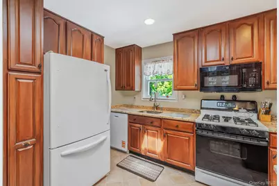 15 Peters Lane, Port Jefferson Station, NY 11776 - Photo 29