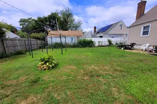 44 Circle Dr, Hempstead, NY 11550 - Photo 13