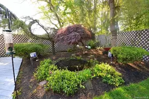 66 Singingwood Dr, Holbrook, NY 11741 - Photo 21