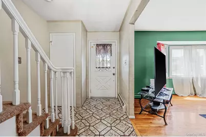 1335 August Road, North Babylon, NY 11703 - Photo 9