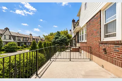 67-99 Exeter Street, Forest Hills, NY 11375 - Photo 3