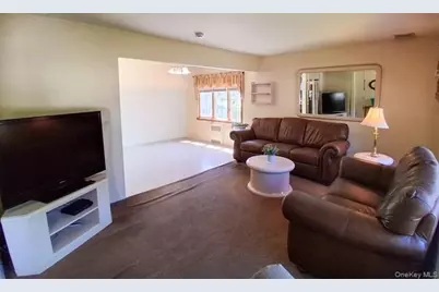 37 Acorn Place, Lynbrook, NY 11563 - Photo 3