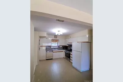 37 Acorn Place, Lynbrook, NY 11563 - Photo 1