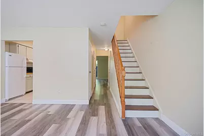 102 Hill Spur, Calverton, NY 11933 - Photo 15