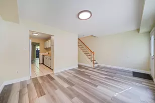 102 Hill Spur, Calverton, NY 11933 - Photo 5