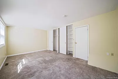 102 Hill Spur, Calverton, NY 11933 - Photo 17
