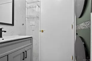 242 Maple Ave, Westbury, NY 11590 - Photo 19