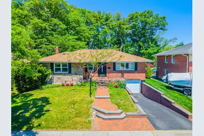 205 Halsey Avenue, Jericho, NY 11753 - Photo 3