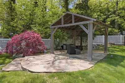 10 Stony Run Court, Dix Hills, NY 11746 - Photo 35