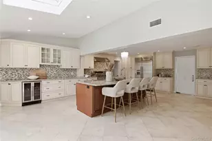 10 Stony Run Ct, Dix Hills, NY 11746 - Photo 17