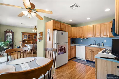 63 E Madison Street, East Islip, NY 11730 - Photo 27