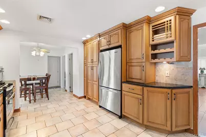 63 E Madison Street, East Islip, NY 11730 - Photo 9