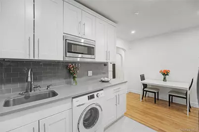 10 Welwyn Road #2C, Great Neck, NY 11021 - Photo 11