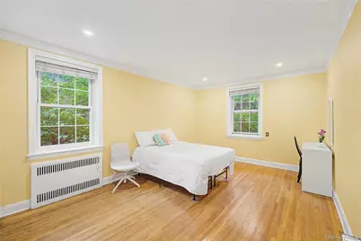 10 Welwyn Road #2C, Great Neck, NY 11021 - Photo 13